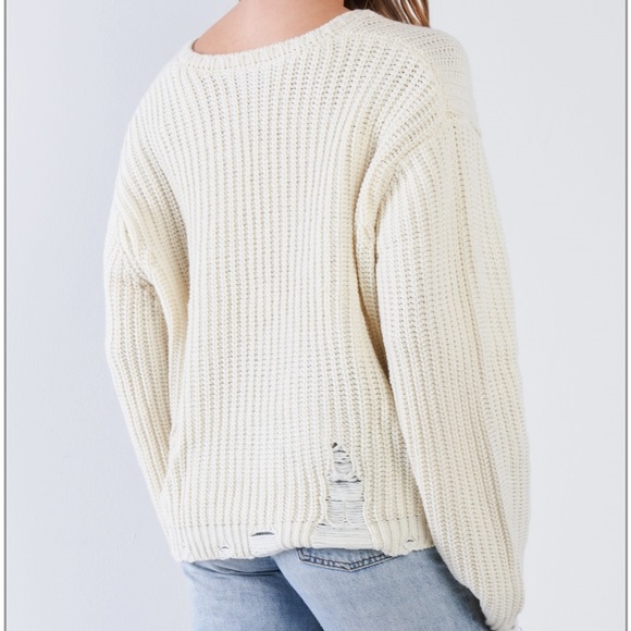 🆕 Amor Distressed Sweater - Picture 3 of 3